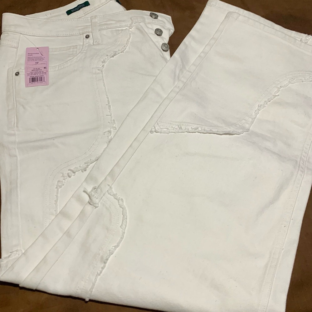 Ladies White Distressed Barel Jean